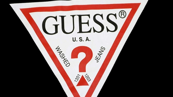 レトロブームの立役者 Guess ゲス のおすすめアイテム3選 国内での評判 ブランドイメージとは ジェントル館